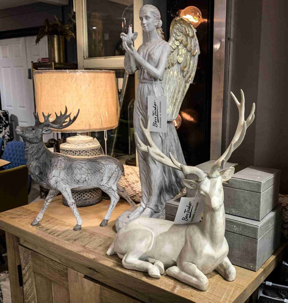 Christmas decorating themes
