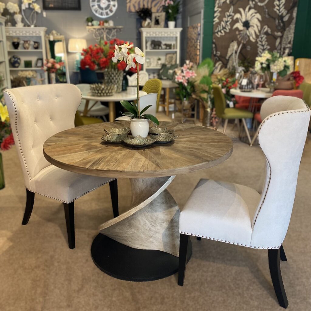 5 ways to start your new year home makeover for 2026 home makeover maybe that armchair looks more tired than vintage. Or maybe the dining table is taking up too much room. We believe that january shouldn't just be about getting rid of things and instead it should be about curating a space you actually love. That is why a new year home makeover is the perfect way to kickstart the year. Here is our guide on how to declutter, reassess and strategically upgrade your home for 2026.