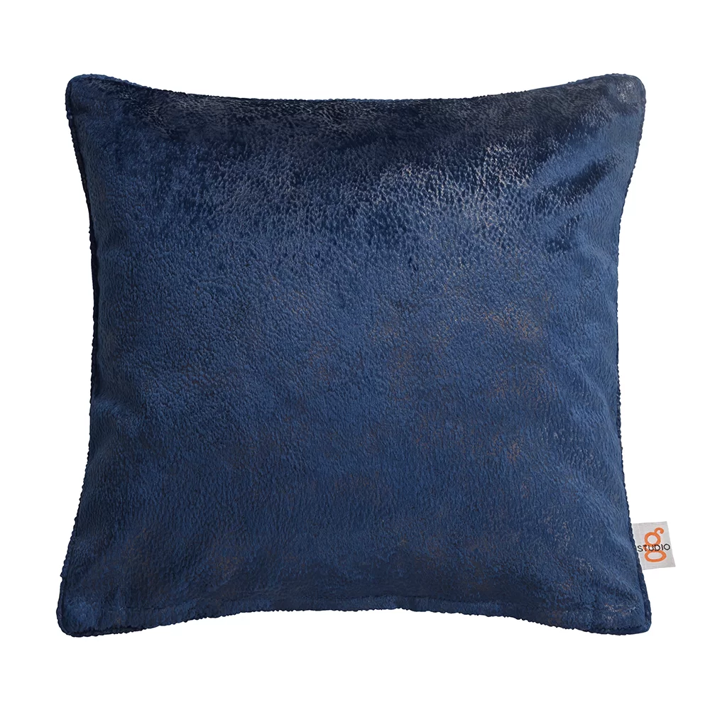 5 captivating ways to make your home unique with unusual home decor accessories home decor accessories the interior design landscape is undergoing a dramatic shift. As we dive into the latest interior styles, 2026 decorating trends move away from minimalist, cold spaces toward warmer, moodier, and highly expressive interiors featuring rich chocolate browns, deep blues, and earthy tones. Homes are no longer just places to rest; they are rich, sensory canvases for personal expression. If you want to know how to make your home more unique while embracing these cozy updates, the secret lies in incorporating unusual home decor accessories that break the mould and tell a distinct visual story.